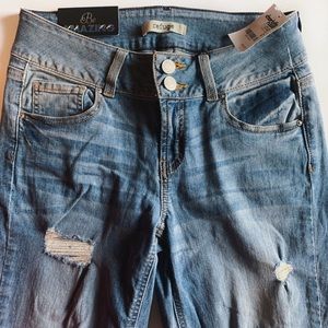 NWT! | Refuge Distressed Boyfriend Jeans | Size 2
